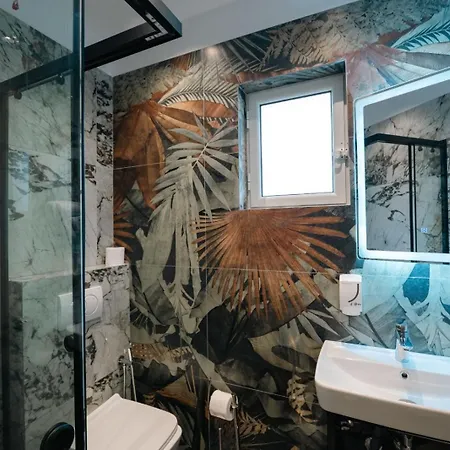 Eagle Hotel Ksamil