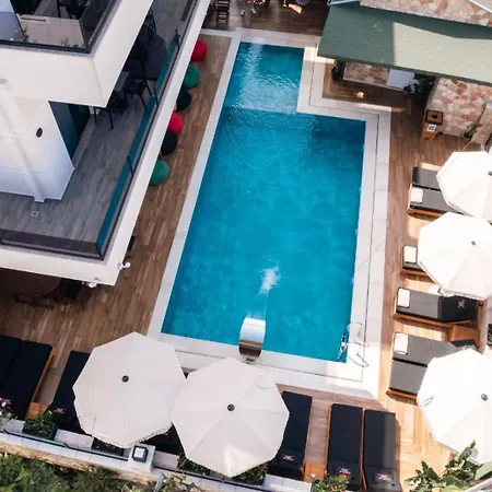 Eagle 4* Εξαμίλιο